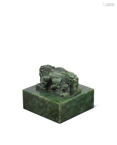 19th century A rare and large Imperial spinach-green jade 'double-dragon' seal