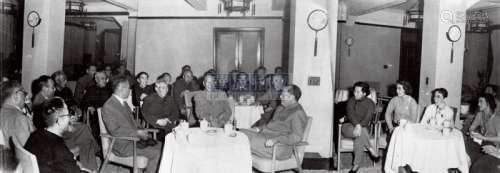1961年 佚名 毛主席在上海会见文化名人 银盐纸基