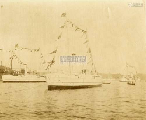 1890s 佚名 北洋水师“镇东”号照片 蛋白照片