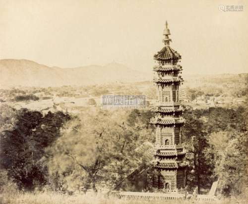 费利斯·比托 1860年 清漪园万寿山花乘阁琉璃塔 蛋白照片