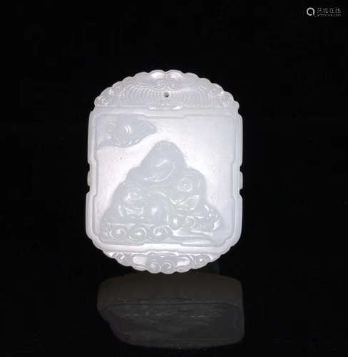 A HETIAN JADE CARVED PENDANT