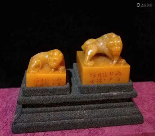 TWO TIANHUANG STONE CARVED BEAST SEALS