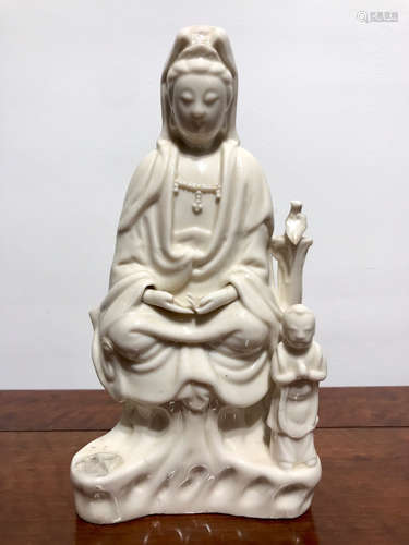 A DEHUA KILN GUANYIN FIGURE