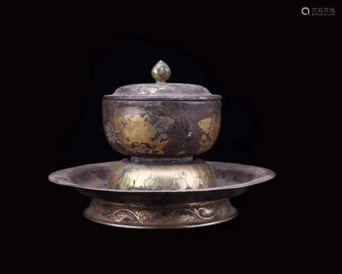 A GILT SILVER TRAY AND CUP