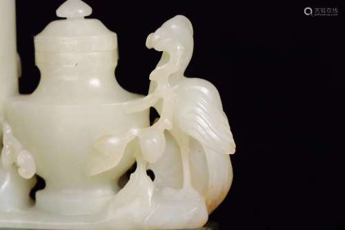 A HETIAN JADE CARVED CONNECTED VASE