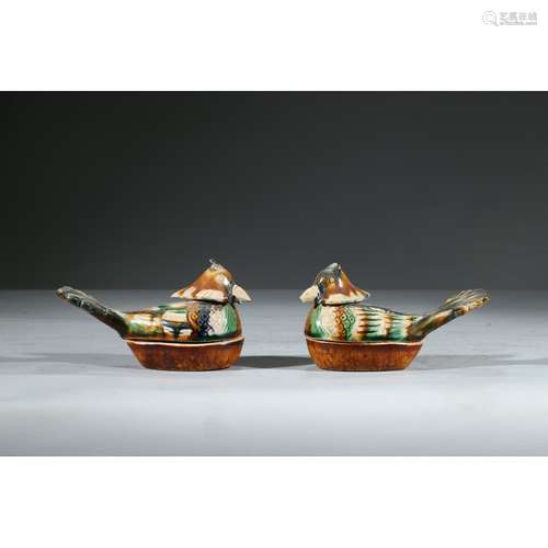 A PAIR OF SANCAI GLAZED POTTERY 'MANDARIN DUCK' BOXES