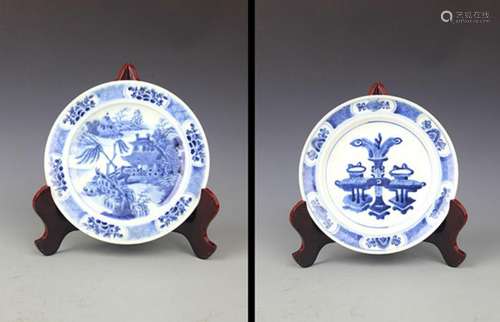 PAIR OF BLUE AND LANDSCAPING WHITE PORCELAIN PLATE