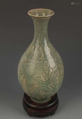 YAO ZHOU KILN LOTUS FLOWER PATTERN YU HU CHUN VASE