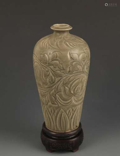 YAO ZHOU KILN LOTUS FLOWER CARVING PORCELAIN VASE