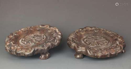 PAIR OF FINELY CARVED BLACK HARDWOOD BASE