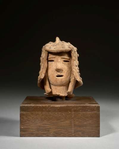 TÊTE DE GUERRIER EN TERRE CUITE HANIWA, Japon, période Kofun, VIe siècle