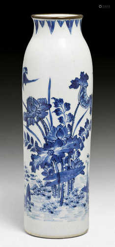 BLAU-WEISSE VASE.