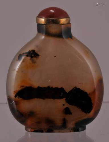 Agate snuff bottle. China. 20th century. Shadow agate. 2-1/2