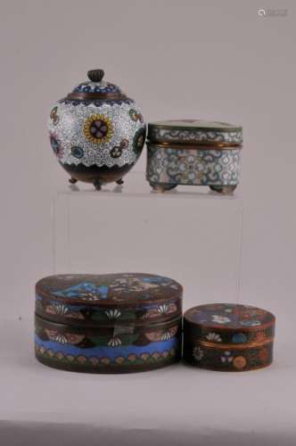 Four Japanese small covered boxes. Largest- 3-3/4