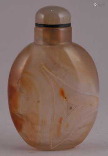 19th century Chinese clear and russet Agate snuff bottle. Well hollowed. 3