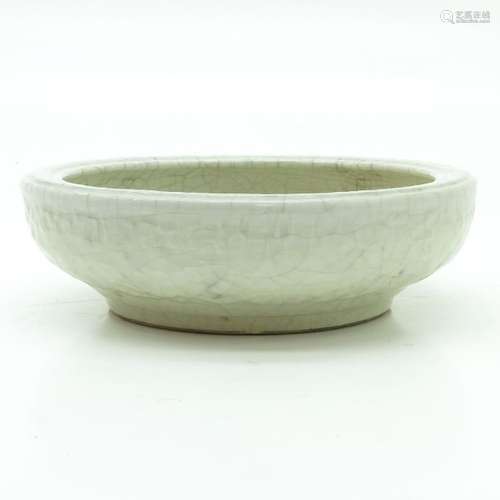 A White Glaze Crackleware Decor Censer 23 cm. In d...