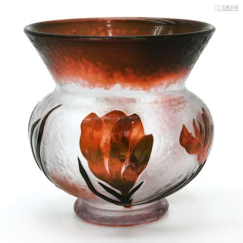 A Fire Polished Daum Vase Hammer Art, Crocus decor...