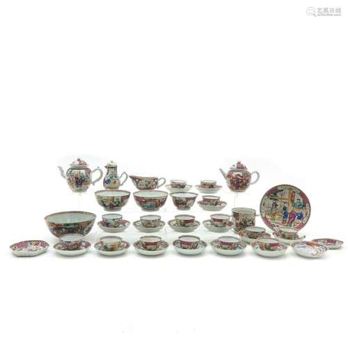 A Qianlong Tea Service Largest plate is 20 cm. In ...