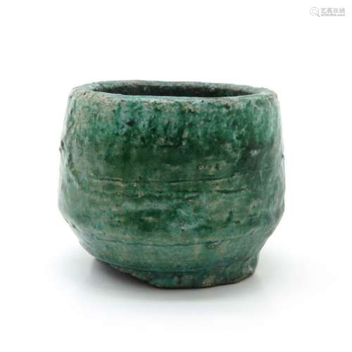 A Green Glaze Japanese Tea Bowl 8 cm. Tall.		A Gr...