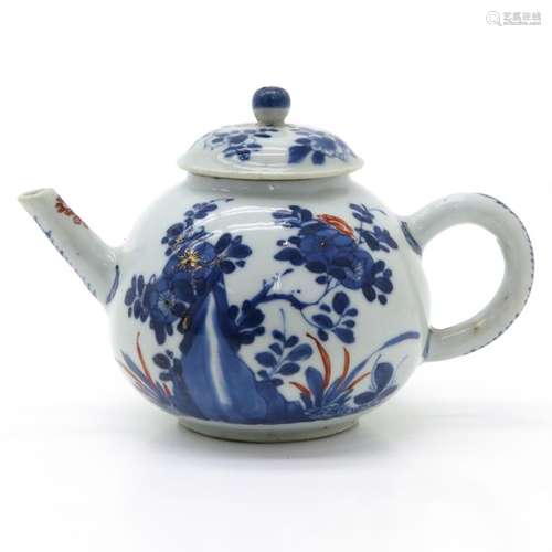 An Imari Decor Teapot Depicting flowers, 10 cm. Ta...