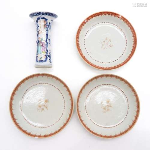 A Lot of 3 Small Plates and 1 Vase Small plates in...