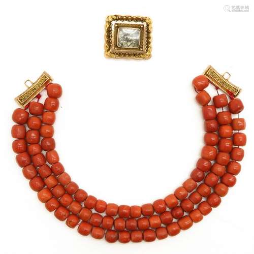 A 19th Century 3 Strand Red Coral Necklace 14KG Cl...