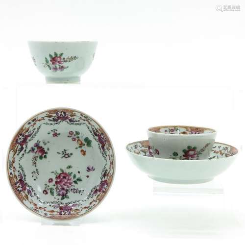 A Pair of Famille Rose Decor Cups and Saucers Sauc...