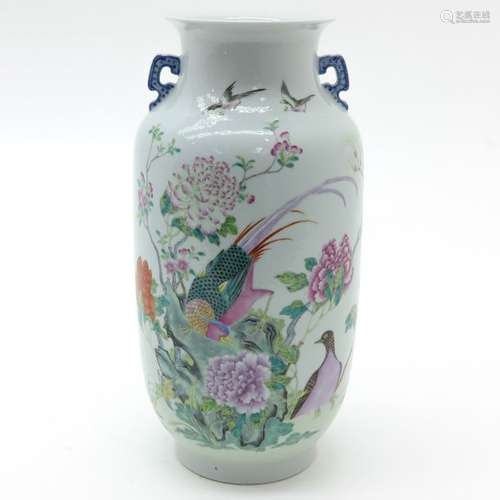 A Polychrome Decor Vase Depicting birds and flower...