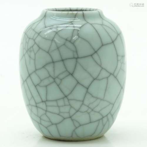 A Celadon Crackleware Vase 10 cm. Tall.		A Celado...