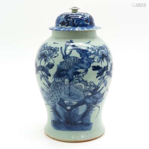 A Blue and White Decor Jar with Cover Depicting fl...