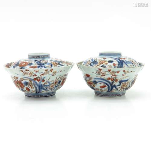 A Pair of Imari Decor Bowls with Cover Scalloped e...