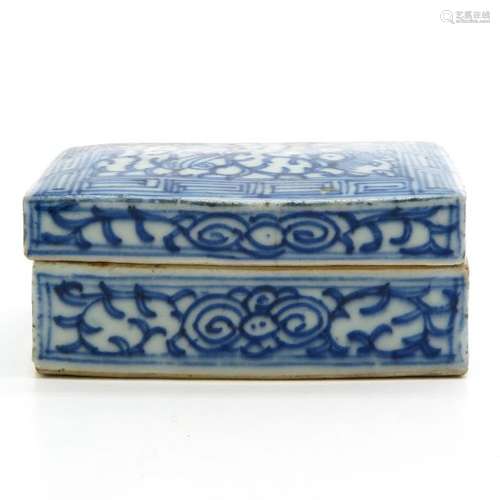 A Blue and White Decorated Box and Cover Wax seal ...