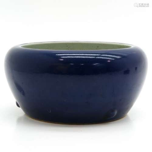 A Blue Glaze Decor Censer 14 cm. Tall.		A Blue Gl...