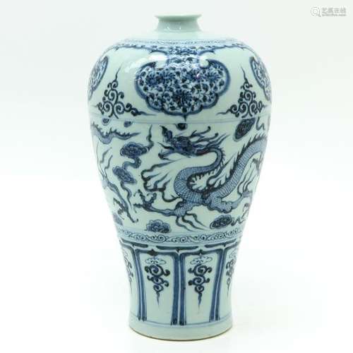 A Blue and White Meiping Vase Depicting dragons an...