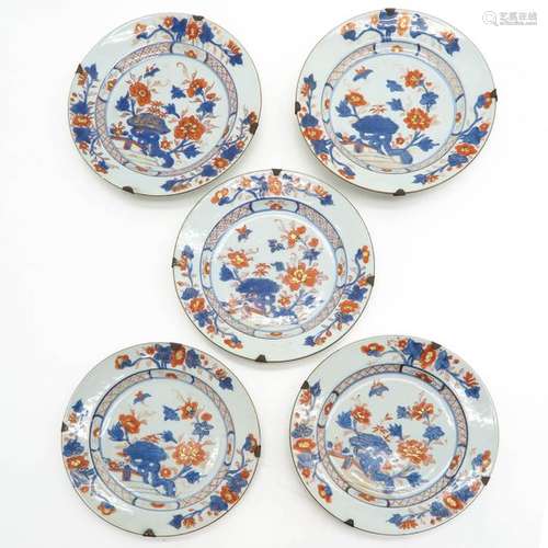 A Series of 5 Imari Dexor Plates Floral decor, 25 ...