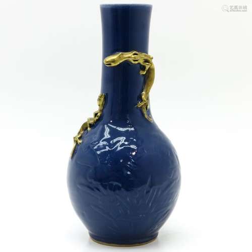 A Powder Blue Vase Raised gold salamander decor, 4...