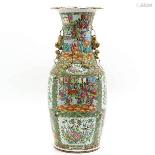 A Large Cantonese Vase Alternating scenes of gathe...