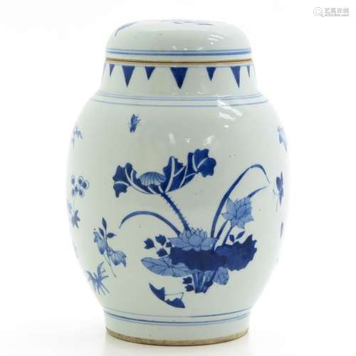 A Blue and White Decor Jar with Cover Floral decor...