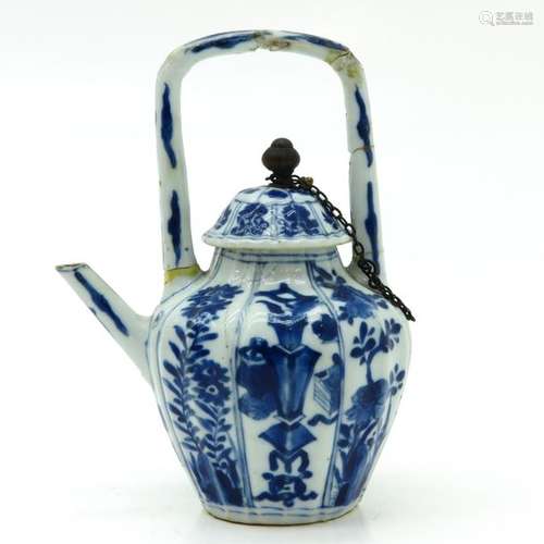 A Blue and White Decorated Teapot Floral decor, 18...