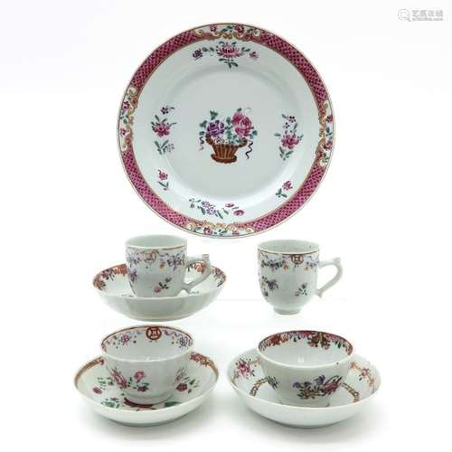 Lot of 4 Famille Rose Plates and 4 Cups Largest pl...