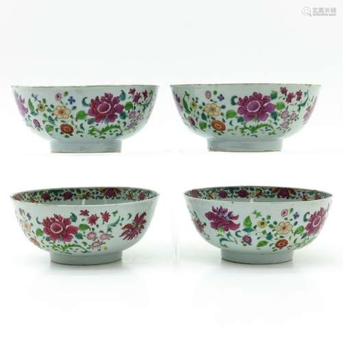 A Series of 4 Famille Rose Decor Bowls Floral deco...