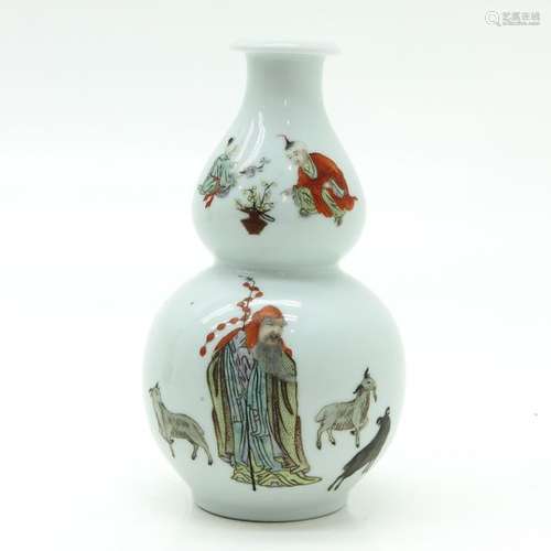 A Polychrome Decor Gourd Vase Depicting Chinese me...