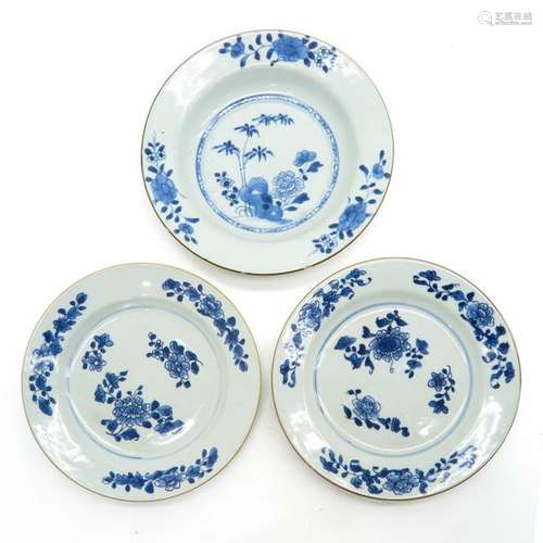 A Lot of 3 Blue and White Decorated Plates Floral ...