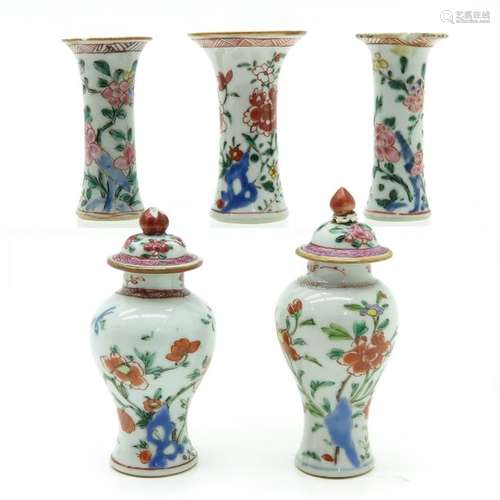 A Lot of Famille Rose Miniature Vases 5 vases, som...