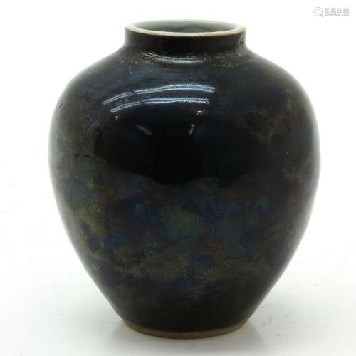 A Black Monochrome Vase 12 cm. Tall.		A Black Mon...