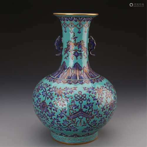 A TURQUOISE-GROUND VASE, QIANLONG MARK