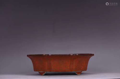 A GILT-DECORATED COPPER-RED BRUSH WASHER
