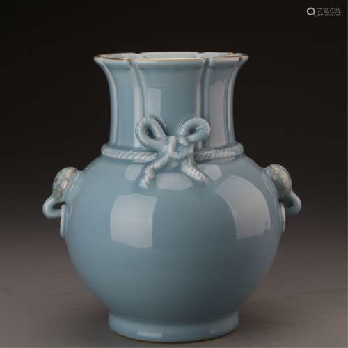 A GILT-DECORATED CELADON GALZED VASE,QIANLONG MARK