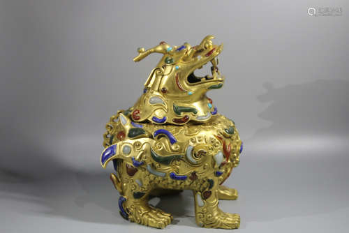 A GILT-BRONZE GEM-INLAID LION-FORM INCENSE BURNER