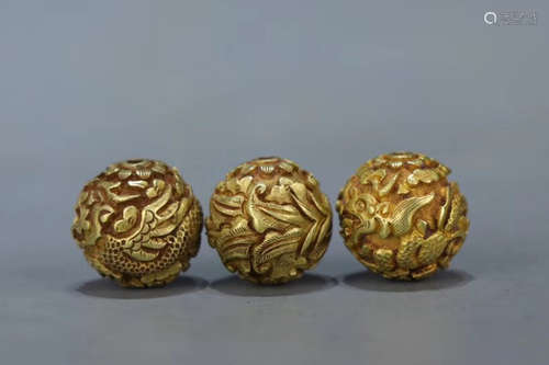 17-19TH CENTURY, A SET OF AUSPICIOUS ANIMAL PATTERN GOLD BEADS, QING DYNASTY